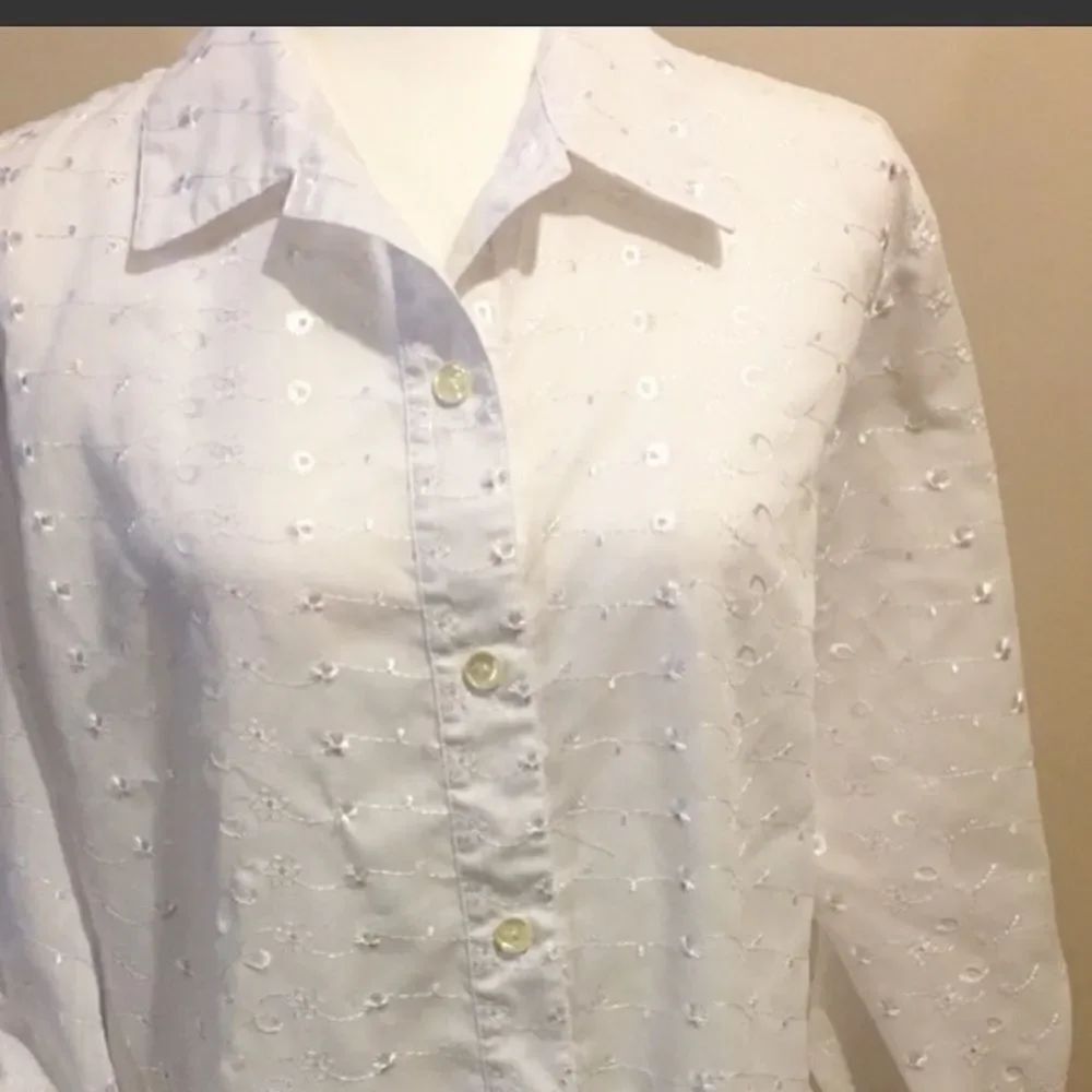 Drapors and Damons Women’s button up shirt
